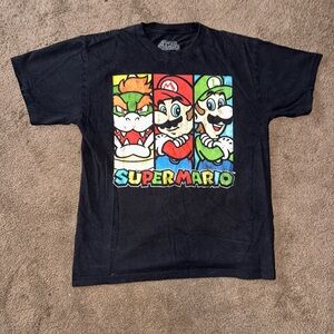 NWOT Nintendo super mario youth Trio panels graphic tshirt!